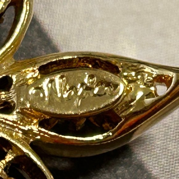 Vintage Signed Napier Fleur de Lis Gold Tone Sparkling Rhinestone Brooch Pin - Picture 5 of 6